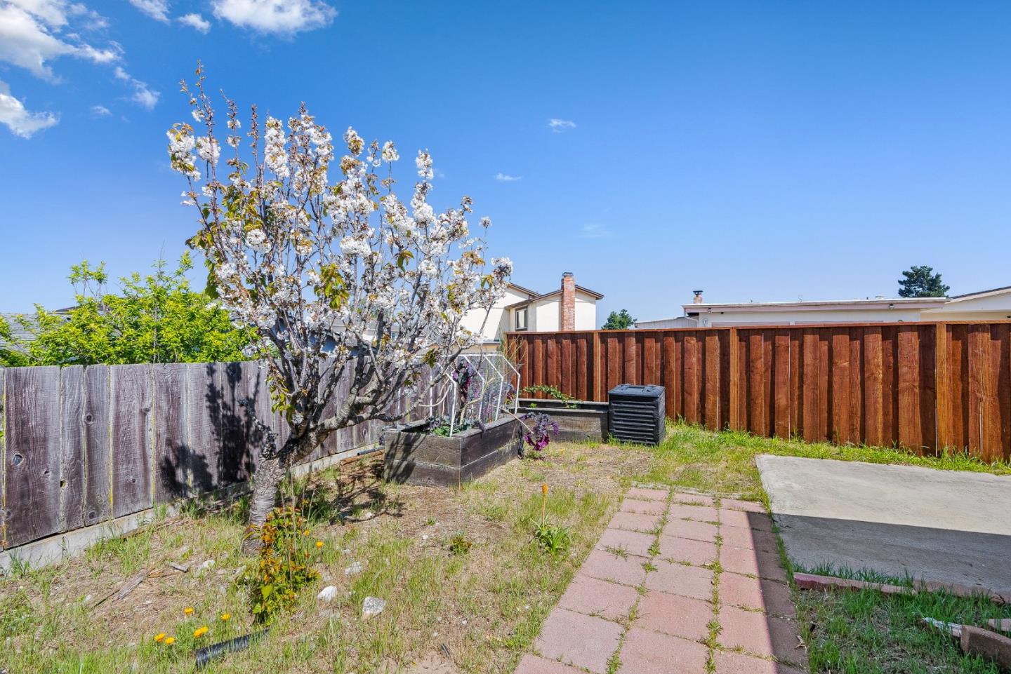 Detail Gallery Image 32 of 41 For 475 Larson Ct, Marina,  CA 93933 - 3 Beds | 2 Baths