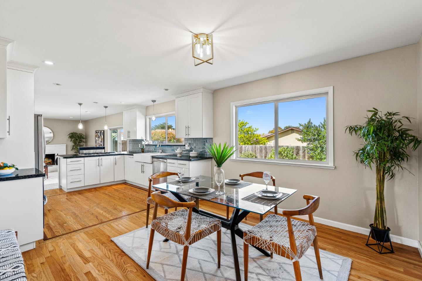 Detail Gallery Image 7 of 41 For 475 Larson Ct, Marina,  CA 93933 - 3 Beds | 2 Baths
