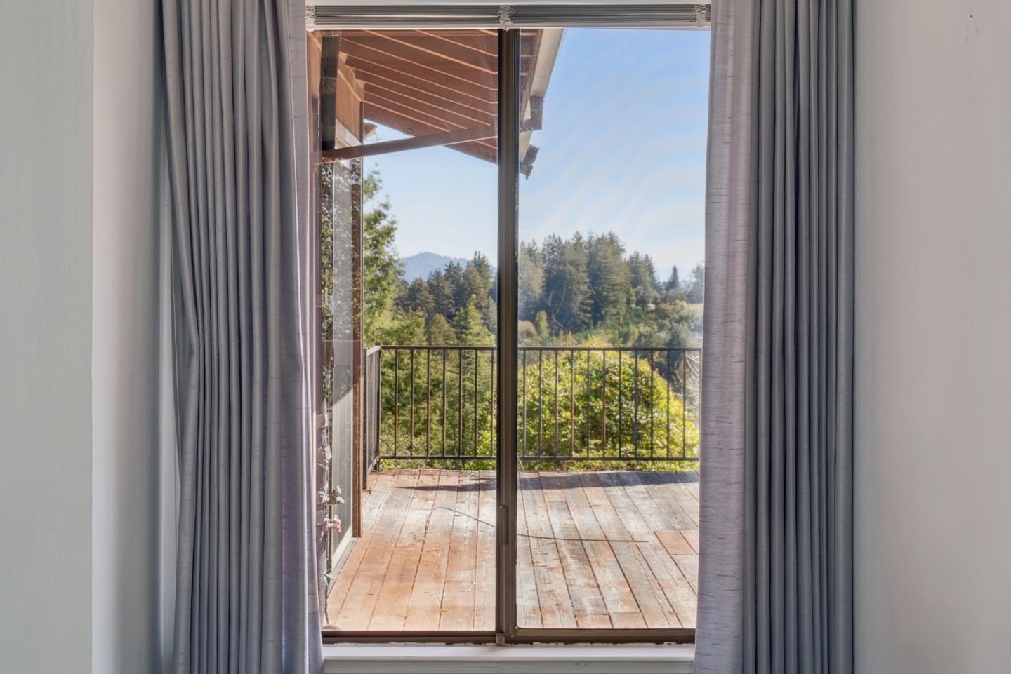 Detail Gallery Image 32 of 56 For 22324 Riva Ridge Rd, Los Gatos,  CA 95033 - 3 Beds | 3 Baths