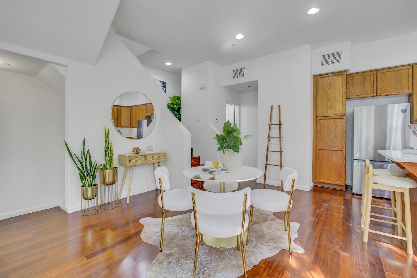 Detail Gallery Image 12 of 32 For 892 Towne Dr, Milpitas,  CA 95035 - 2 Beds | 2/1 Baths