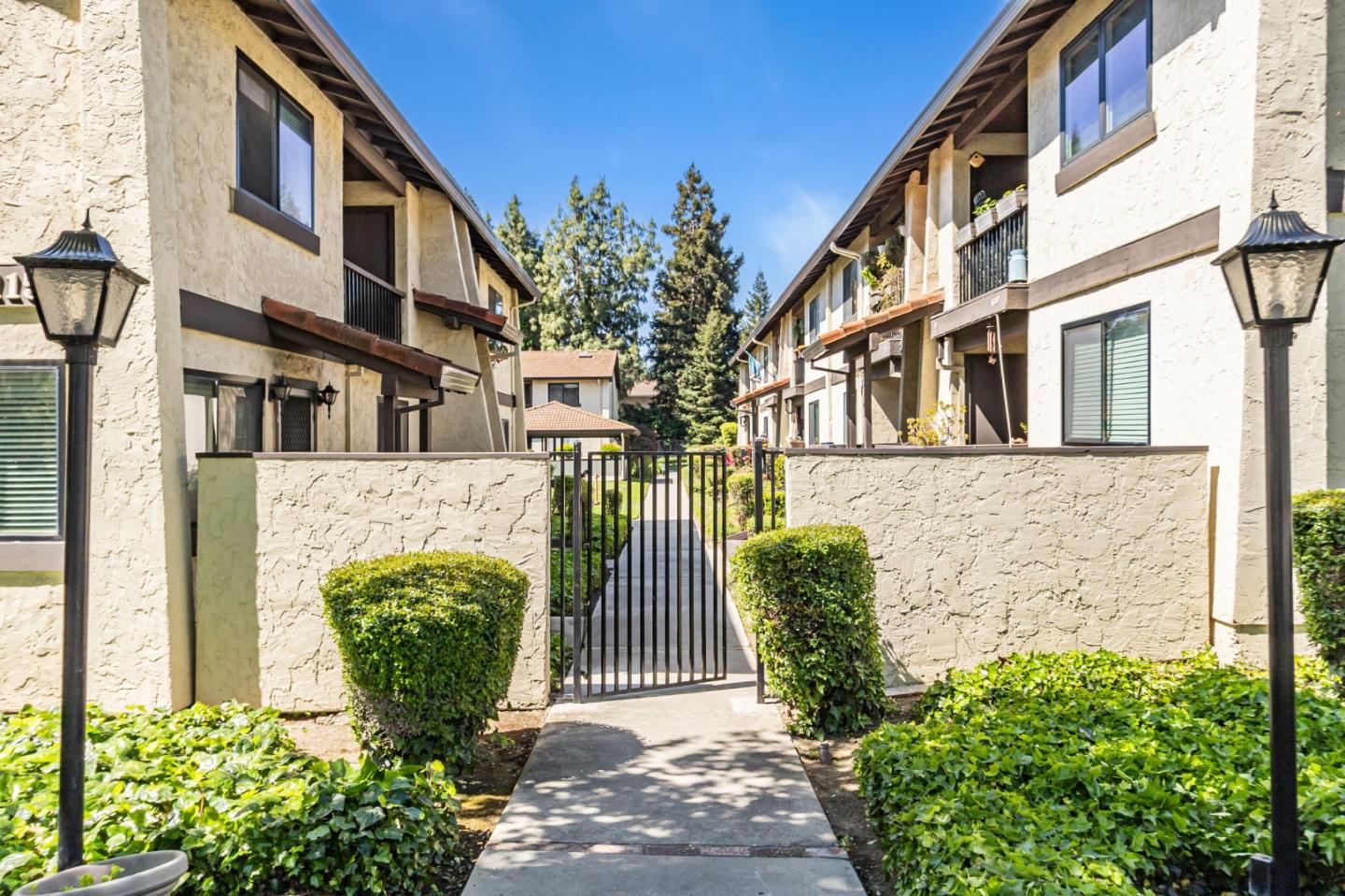 Detail Gallery Image 2 of 42 For 1149 Bird Ave #3,  San Jose,  CA 95125 - 2 Beds | 2 Baths