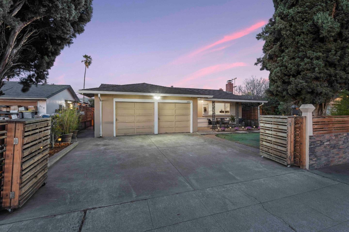 Detail Gallery Image 2 of 62 For 870 S Jackson Ave, San Jose,  CA 95116 - 4 Beds | 2 Baths