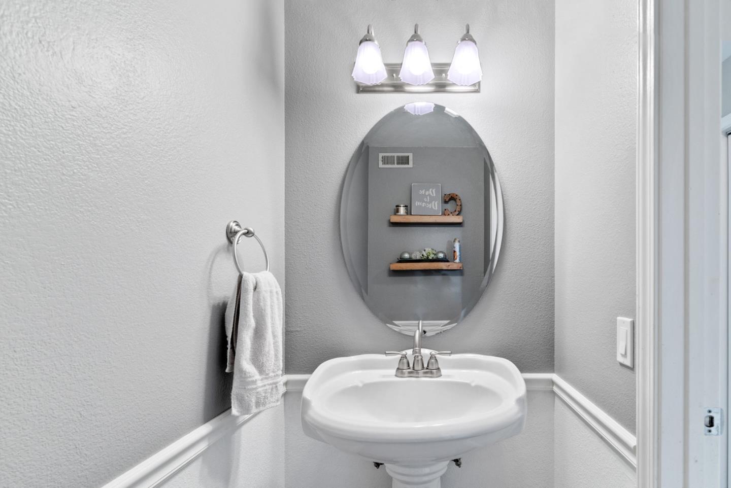 Detail Gallery Image 15 of 39 For 110 Brookshire Dr, Watsonville,  CA 95076 - 3 Beds | 2/1 Baths