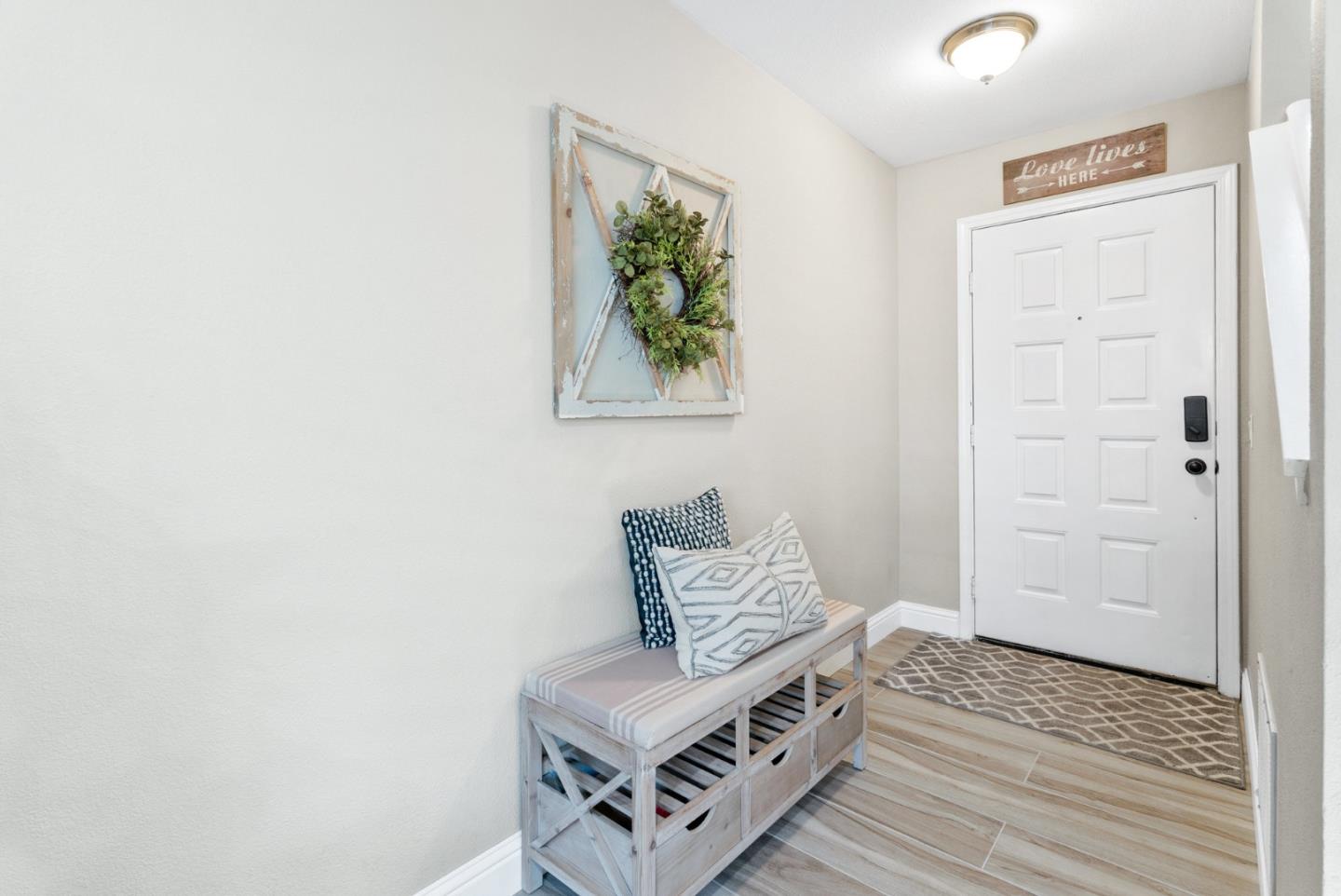 Detail Gallery Image 5 of 39 For 110 Brookshire Dr, Watsonville,  CA 95076 - 3 Beds | 2/1 Baths