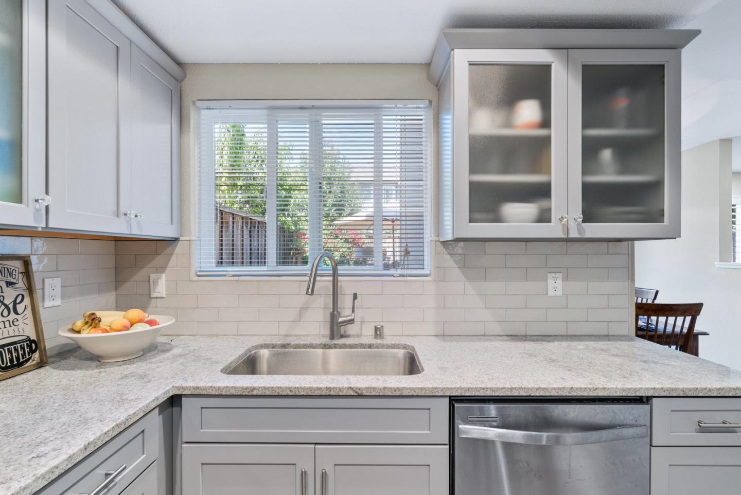Detail Gallery Image 7 of 39 For 110 Brookshire Dr, Watsonville,  CA 95076 - 3 Beds | 2/1 Baths