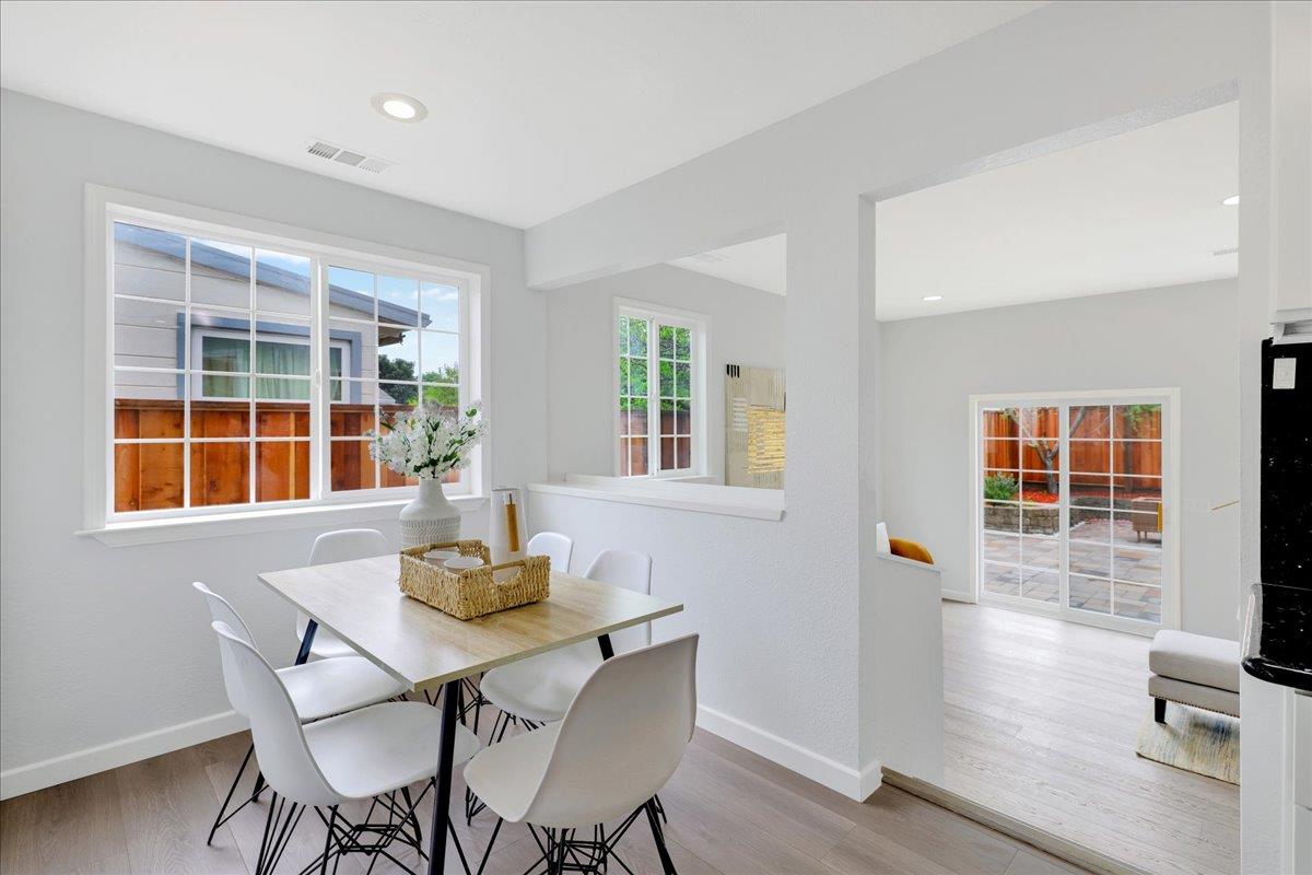 Detail Gallery Image 11 of 49 For 824 Acacia Ave, Sunnyvale,  CA 94086 - 3 Beds | 2 Baths