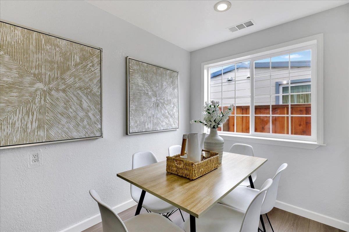 Detail Gallery Image 12 of 49 For 824 Acacia Ave, Sunnyvale,  CA 94086 - 3 Beds | 2 Baths