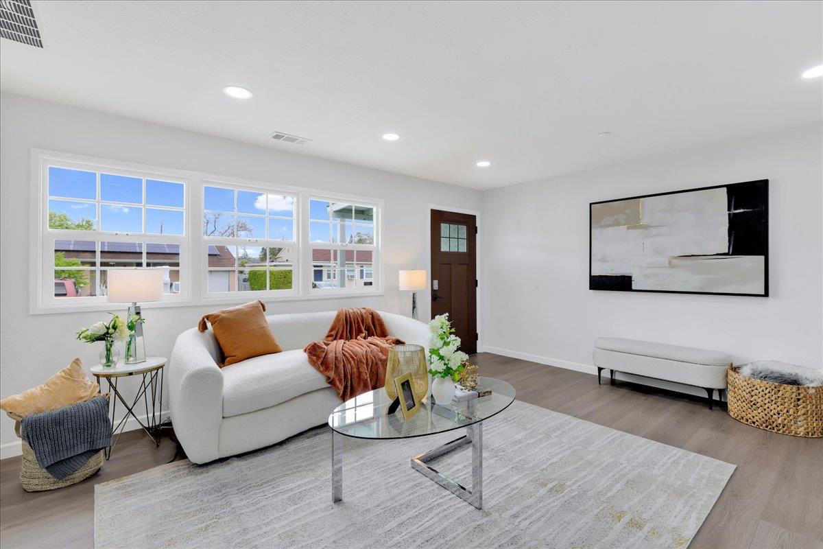 Detail Gallery Image 2 of 49 For 824 Acacia Ave, Sunnyvale,  CA 94086 - 3 Beds | 2 Baths