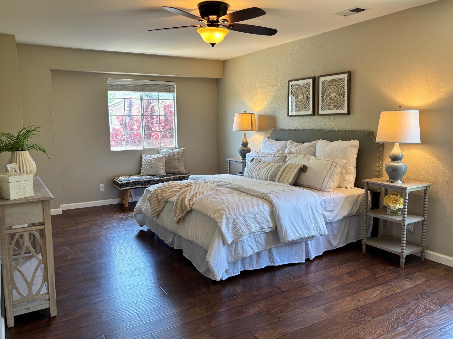 Detail Gallery Image 14 of 31 For 1341 Briarberry Ln, Gilroy,  CA 95020 - 4 Beds | 2/1 Baths