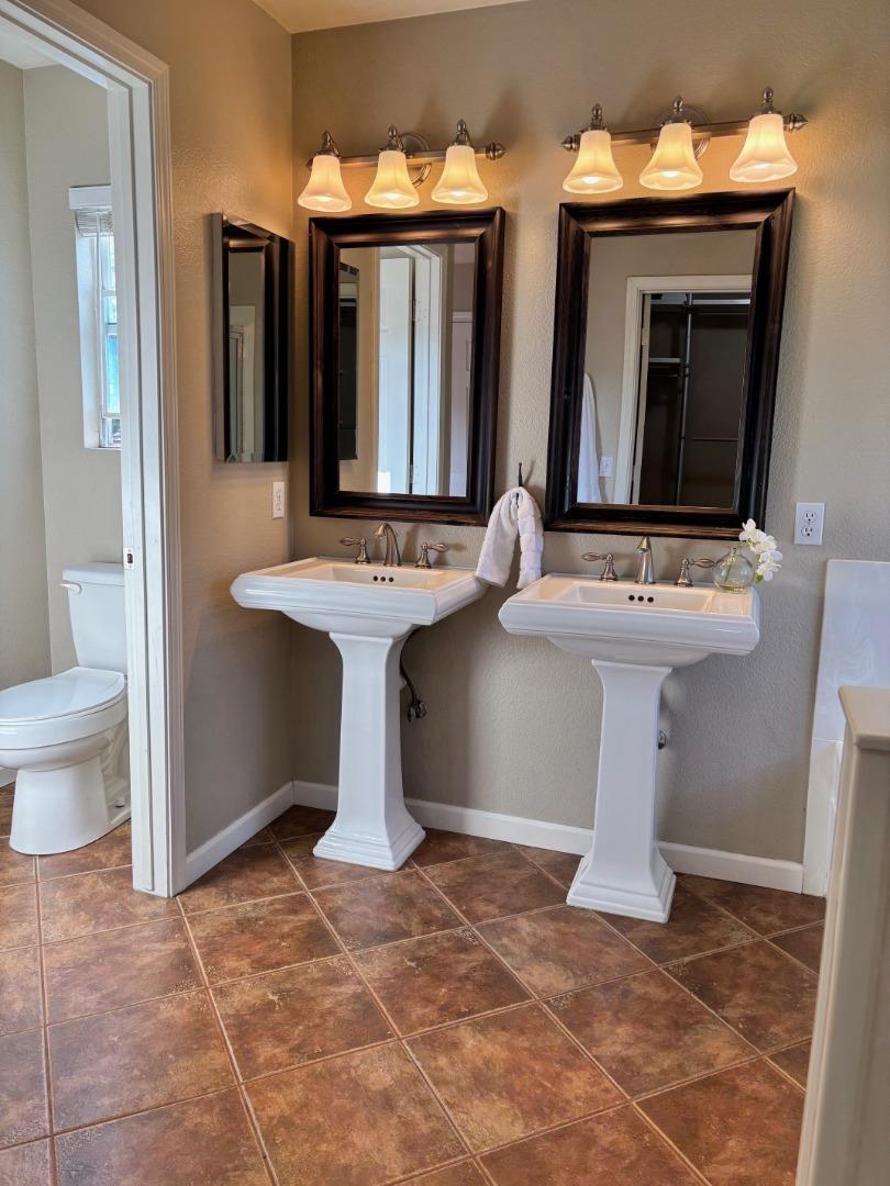 Detail Gallery Image 16 of 31 For 1341 Briarberry Ln, Gilroy,  CA 95020 - 4 Beds | 2/1 Baths