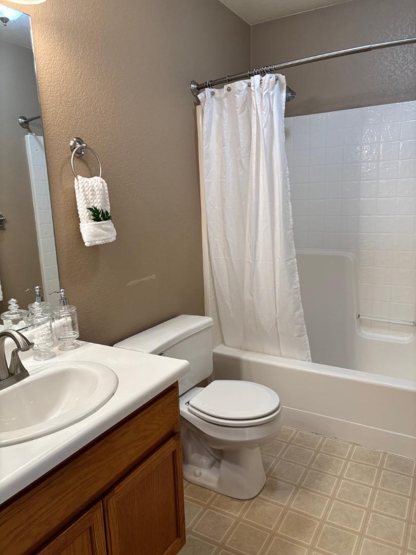 Detail Gallery Image 25 of 31 For 1341 Briarberry Ln, Gilroy,  CA 95020 - 4 Beds | 2/1 Baths