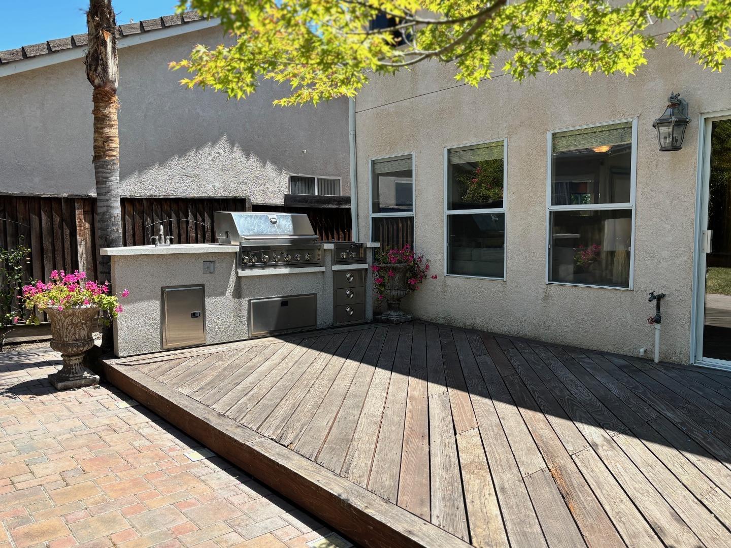 Detail Gallery Image 26 of 31 For 1341 Briarberry Ln, Gilroy,  CA 95020 - 4 Beds | 2/1 Baths