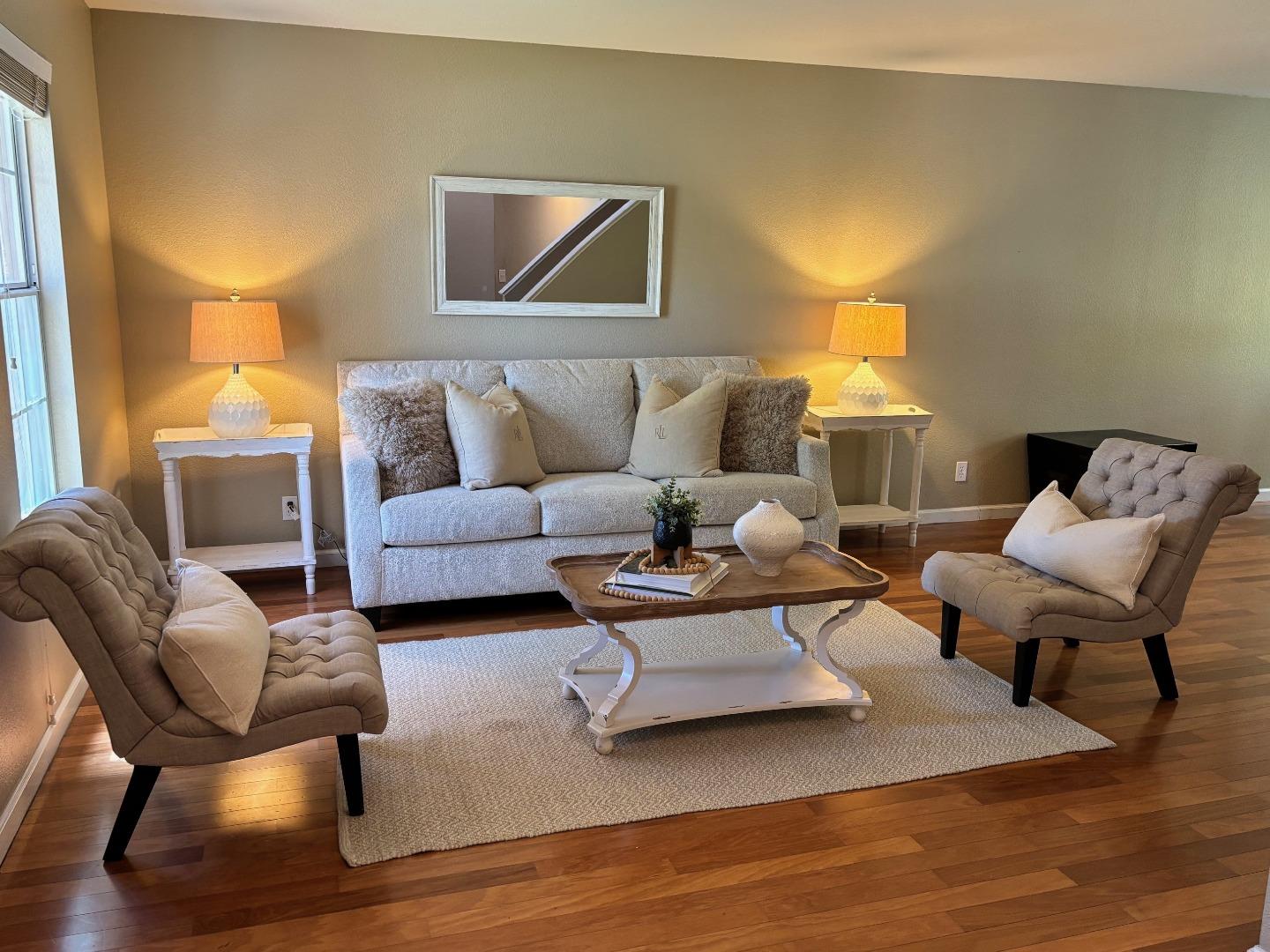 Detail Gallery Image 3 of 31 For 1341 Briarberry Ln, Gilroy,  CA 95020 - 4 Beds | 2/1 Baths