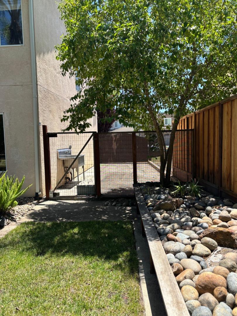 Detail Gallery Image 31 of 31 For 1341 Briarberry Ln, Gilroy,  CA 95020 - 4 Beds | 2/1 Baths