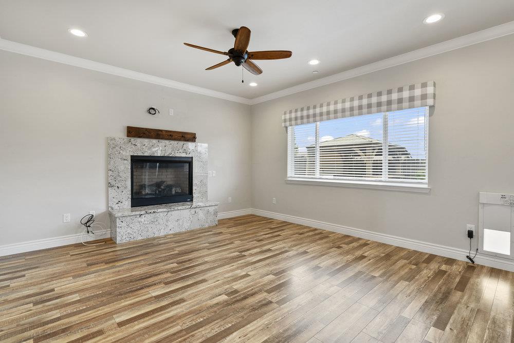 Detail Gallery Image 14 of 57 For 1390 Marilyn Ct, Hollister,  CA 95023 - 4 Beds | 3 Baths