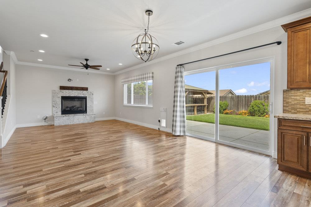 Detail Gallery Image 16 of 57 For 1390 Marilyn Ct, Hollister,  CA 95023 - 4 Beds | 3 Baths