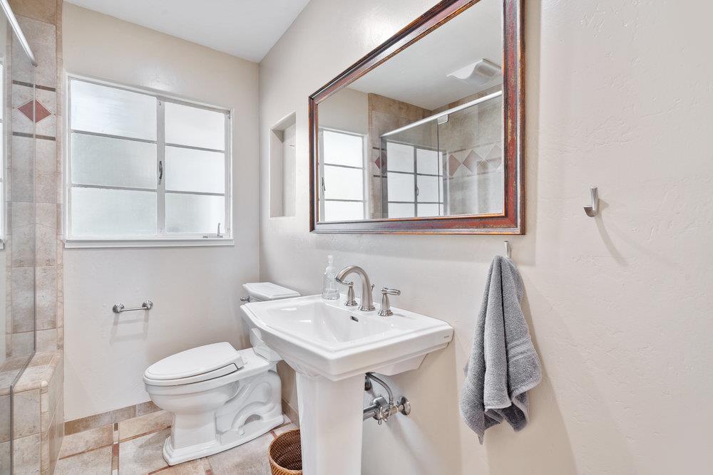 Detail Gallery Image 18 of 53 For 15711 Highland Dr, San Jose,  CA 95127 - 4 Beds | 2 Baths