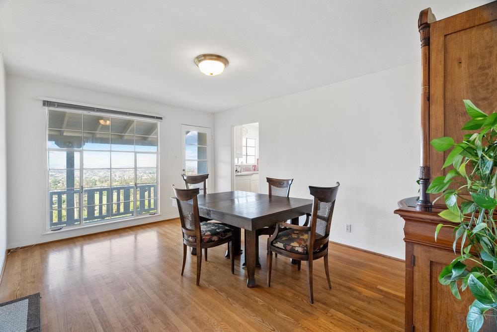 Detail Gallery Image 8 of 53 For 15711 Highland Dr, San Jose,  CA 95127 - 4 Beds | 2 Baths