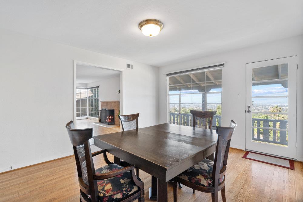 Detail Gallery Image 9 of 53 For 15711 Highland Dr, San Jose,  CA 95127 - 4 Beds | 2 Baths