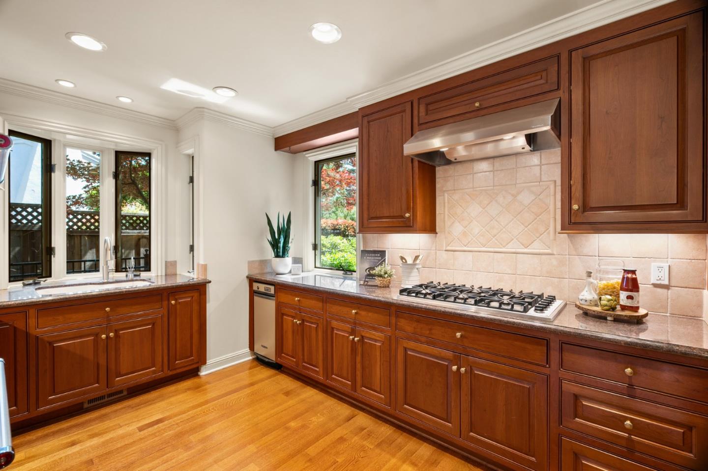 Detail Gallery Image 14 of 70 For 14471 Springer Ave, Saratoga,  CA 95070 - 4 Beds | 3/1 Baths