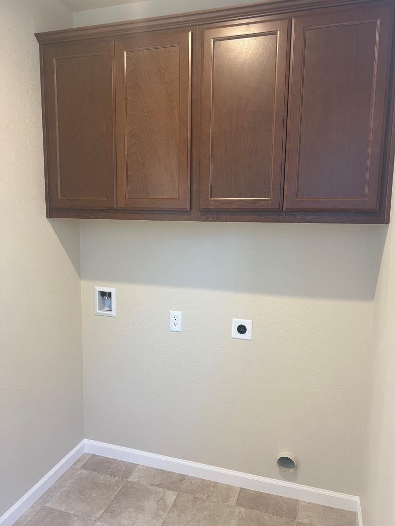 Detail Gallery Image 10 of 22 For 153 Brunia Pl, King City,  CA 93930 - 3 Beds | 2/1 Baths