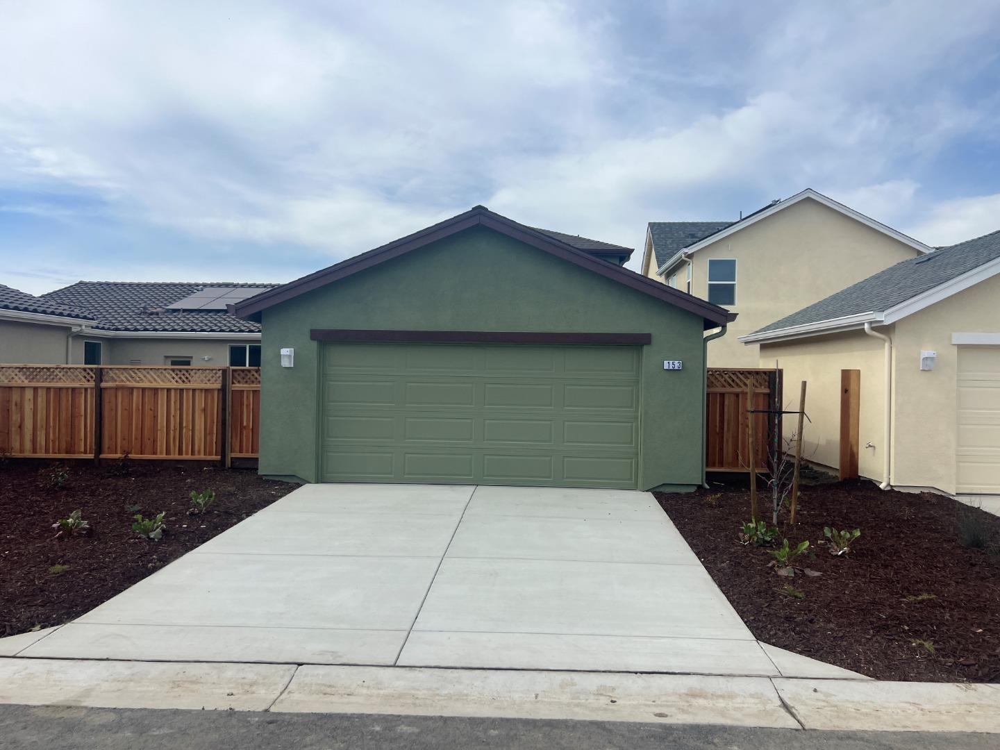 Detail Gallery Image 2 of 22 For 153 Brunia Pl, King City,  CA 93930 - 3 Beds | 2/1 Baths