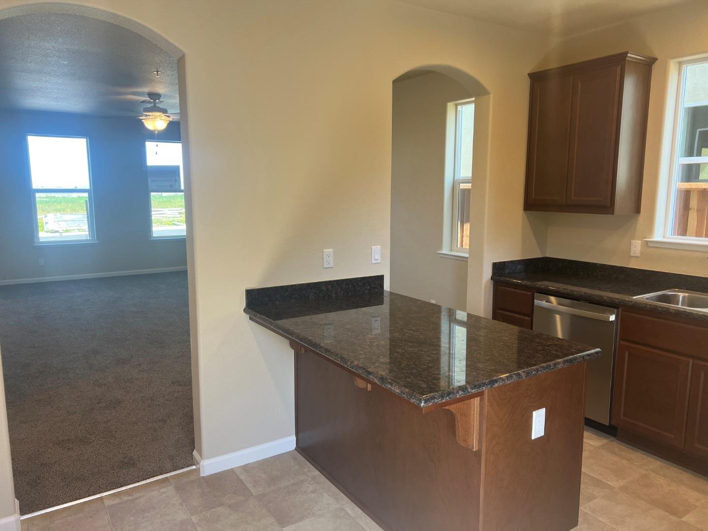 Detail Gallery Image 8 of 22 For 153 Brunia Pl, King City,  CA 93930 - 3 Beds | 2/1 Baths
