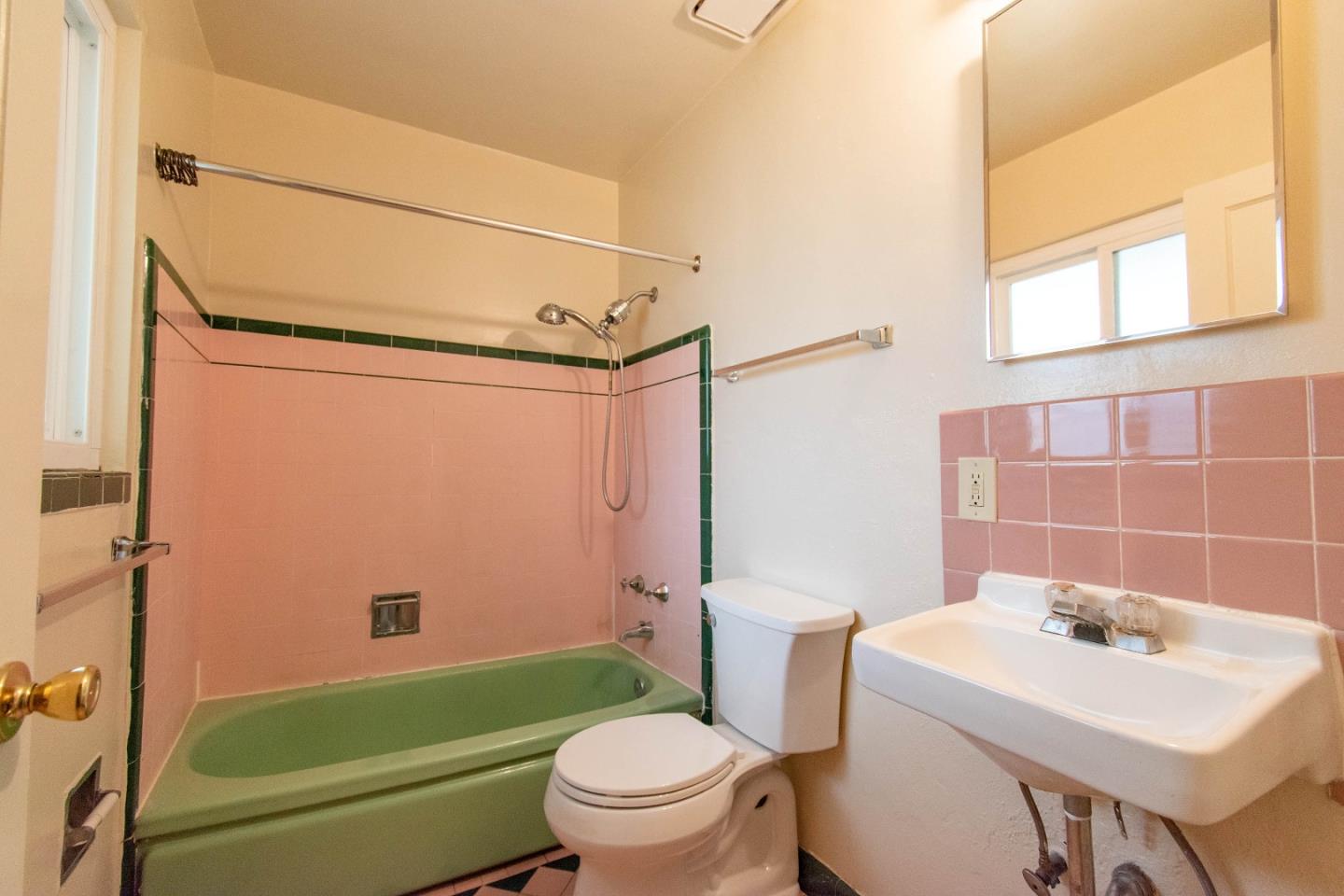 Detail Gallery Image 33 of 39 For 1868 Davis St, San Jose,  CA 95126 - – Beds | – Baths