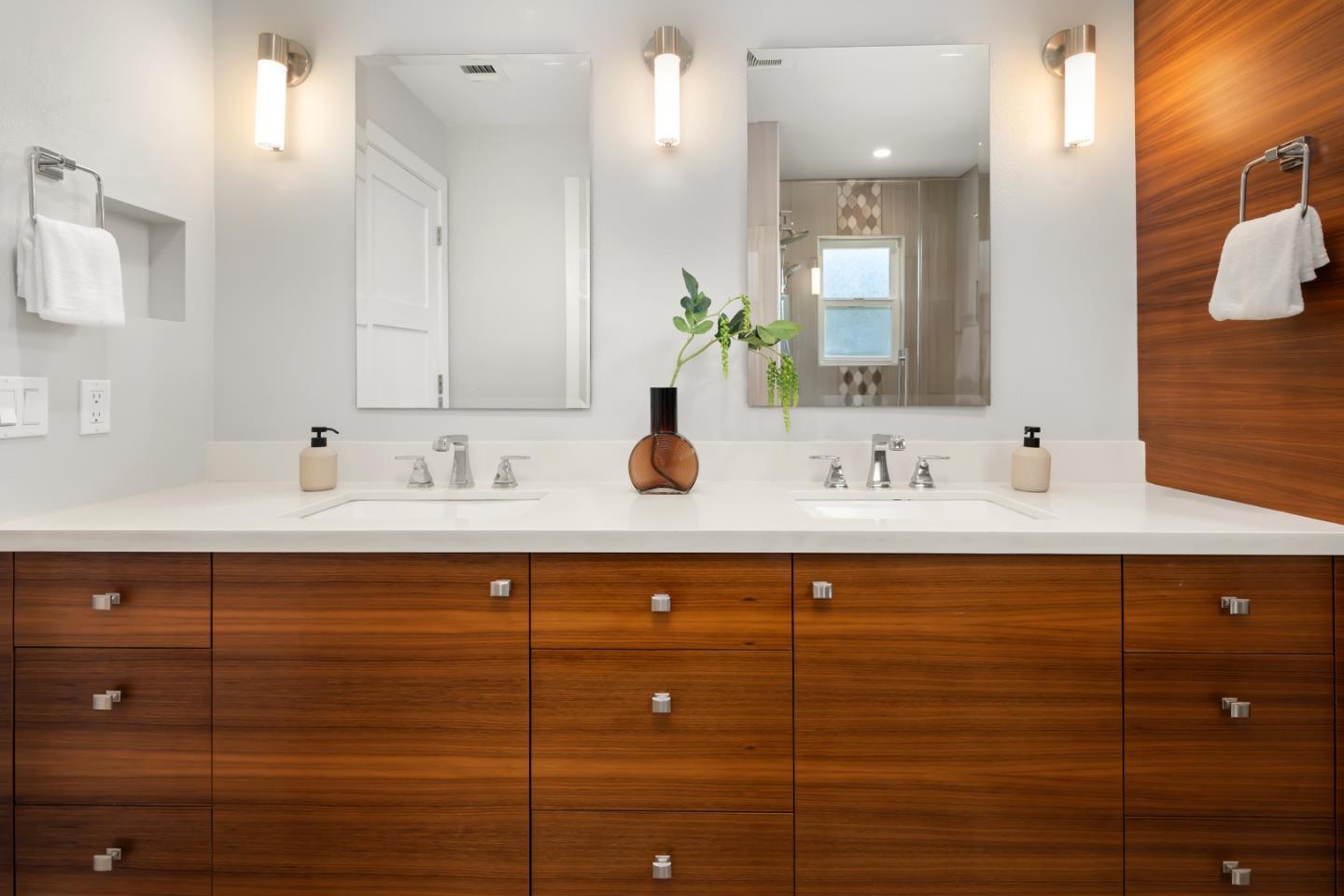 Detail Gallery Image 13 of 29 For 231 More Ave, Los Gatos,  CA 95032 - 4 Beds | 3/1 Baths