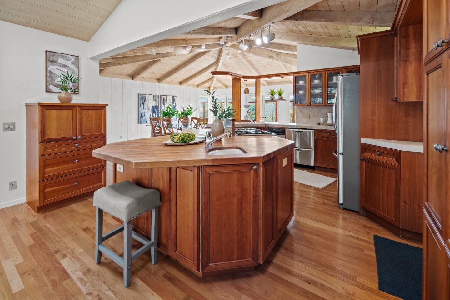 Detail Gallery Image 26 of 50 For 11605 Mccarthy Rd, Carmel Valley,  CA 93924 - 5 Beds | 3 Baths