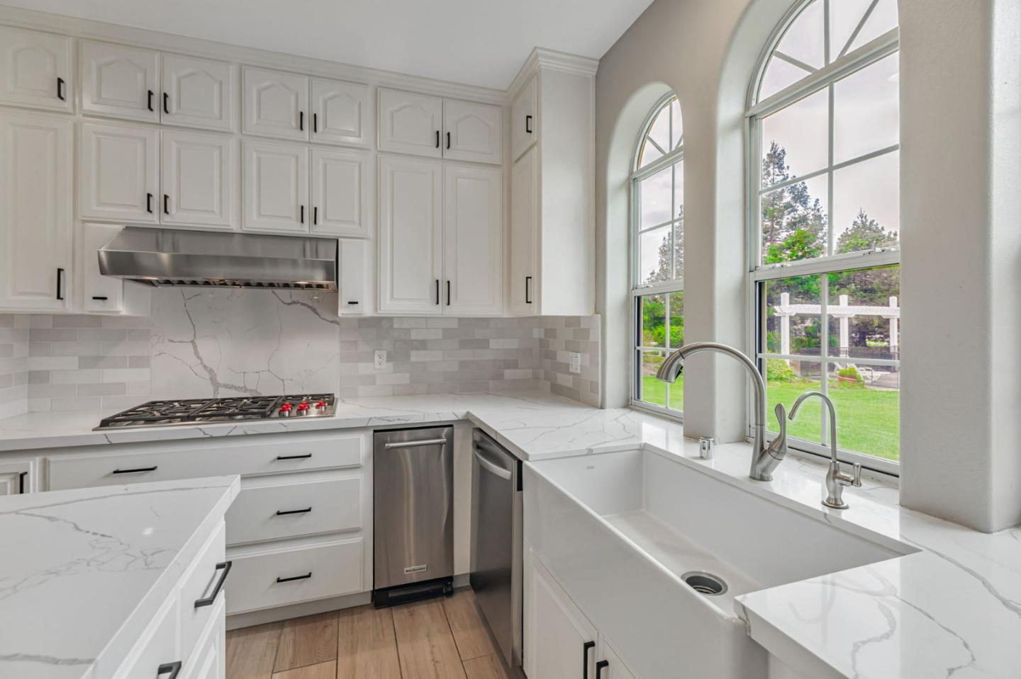 Detail Gallery Image 19 of 93 For 560 Tevis Trl, Hollister,  CA 95023 - 6 Beds | 3/1 Baths
