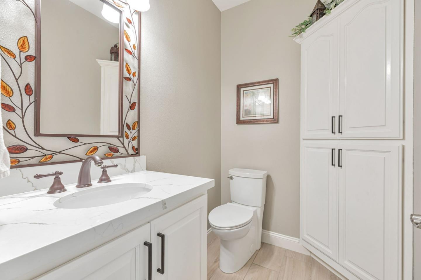 Detail Gallery Image 24 of 93 For 560 Tevis Trl, Hollister,  CA 95023 - 6 Beds | 3/1 Baths