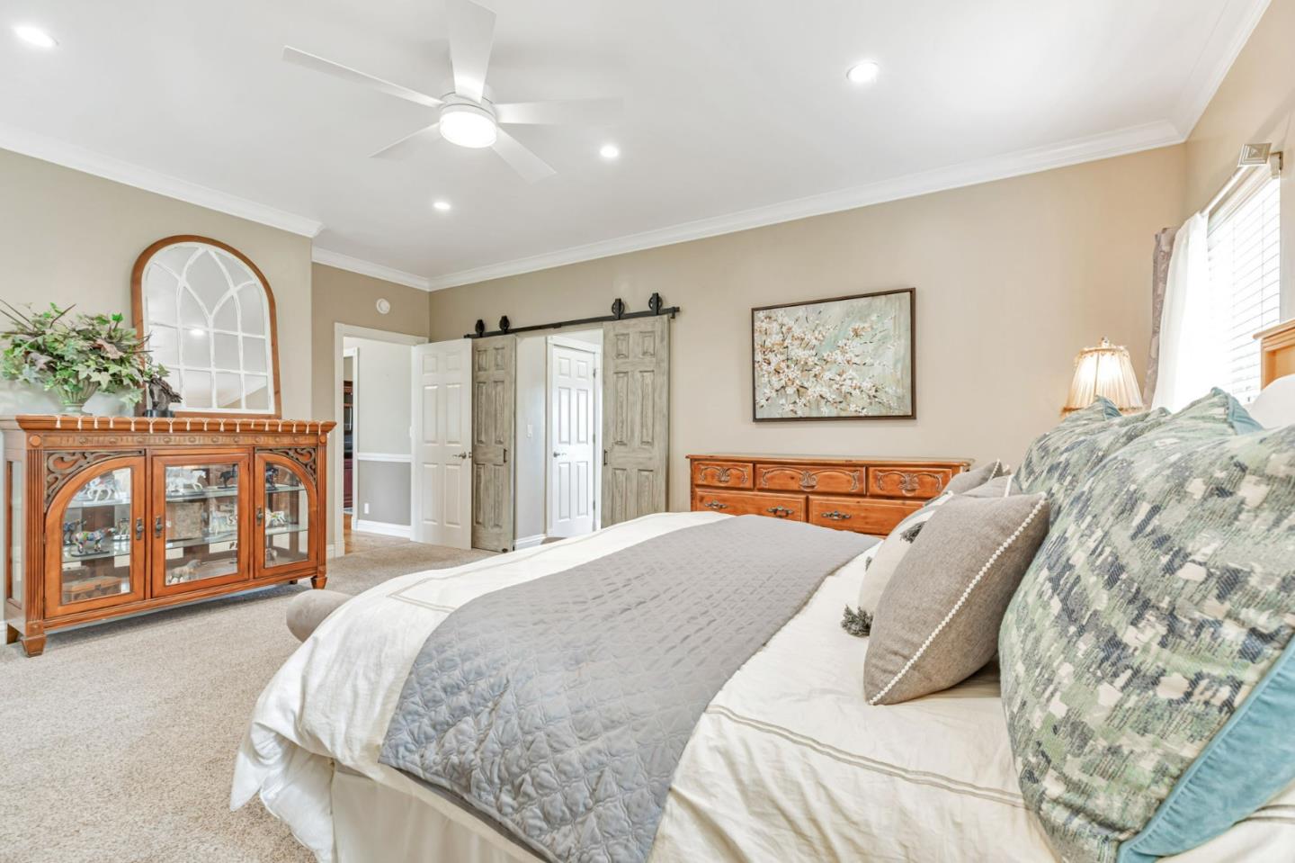 Detail Gallery Image 31 of 93 For 560 Tevis Trl, Hollister,  CA 95023 - 6 Beds | 3/1 Baths