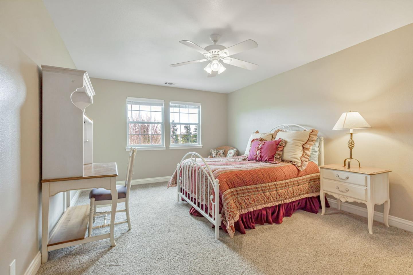 Detail Gallery Image 33 of 93 For 560 Tevis Trl, Hollister,  CA 95023 - 6 Beds | 3/1 Baths