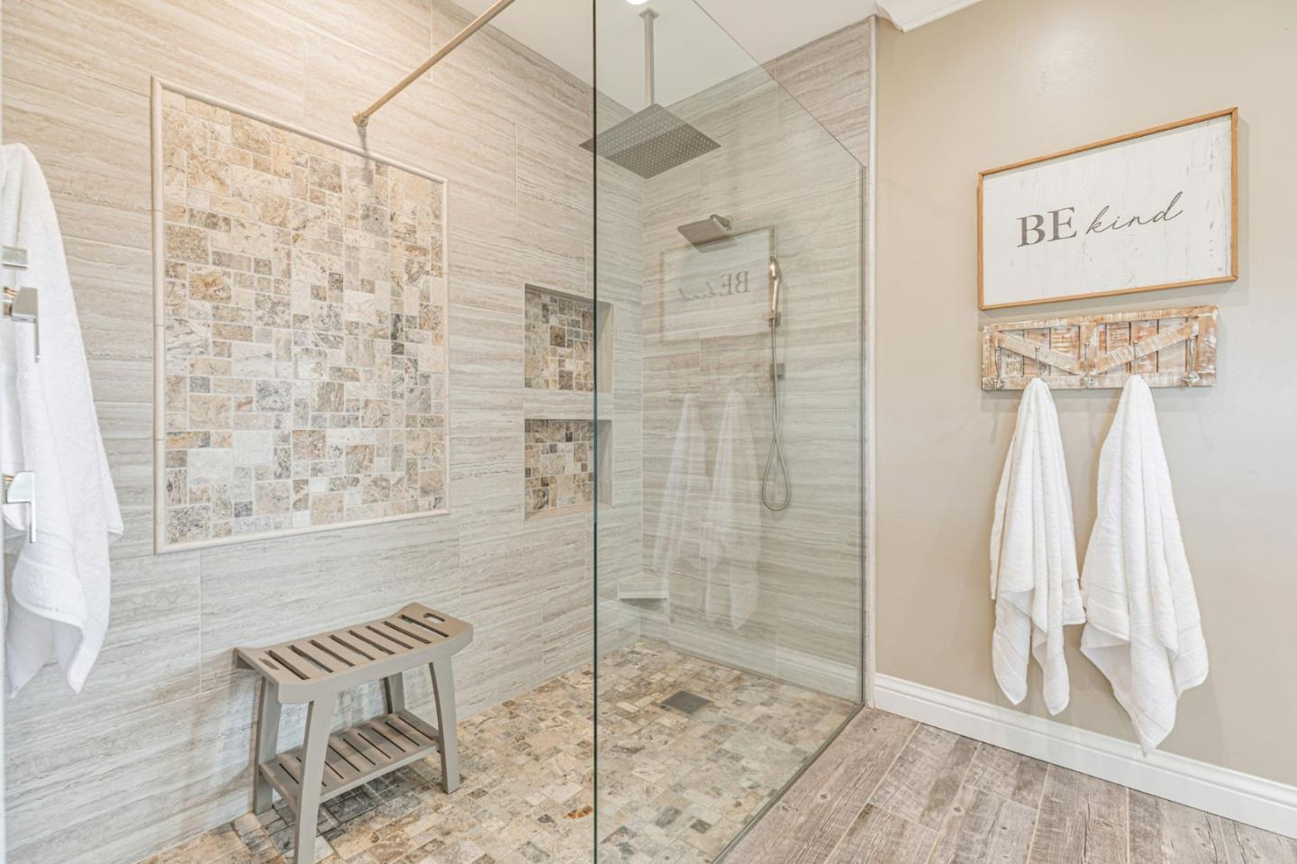 Detail Gallery Image 38 of 93 For 560 Tevis Trl, Hollister,  CA 95023 - 6 Beds | 3/1 Baths