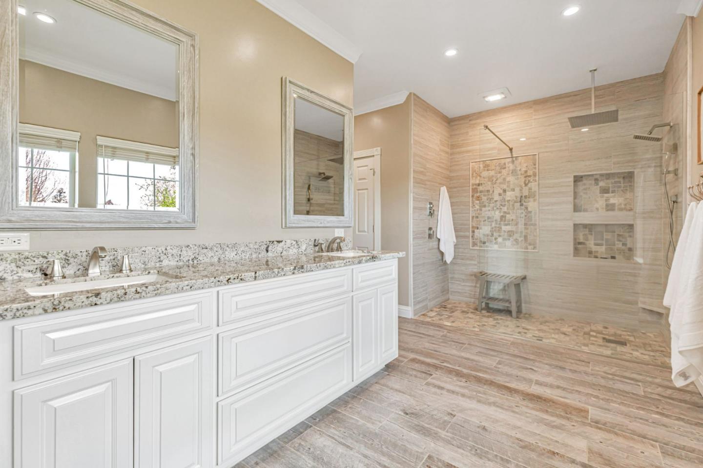 Detail Gallery Image 40 of 93 For 560 Tevis Trl, Hollister,  CA 95023 - 6 Beds | 3/1 Baths