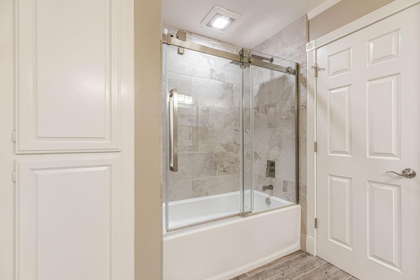 Detail Gallery Image 41 of 93 For 560 Tevis Trl, Hollister,  CA 95023 - 6 Beds | 3/1 Baths