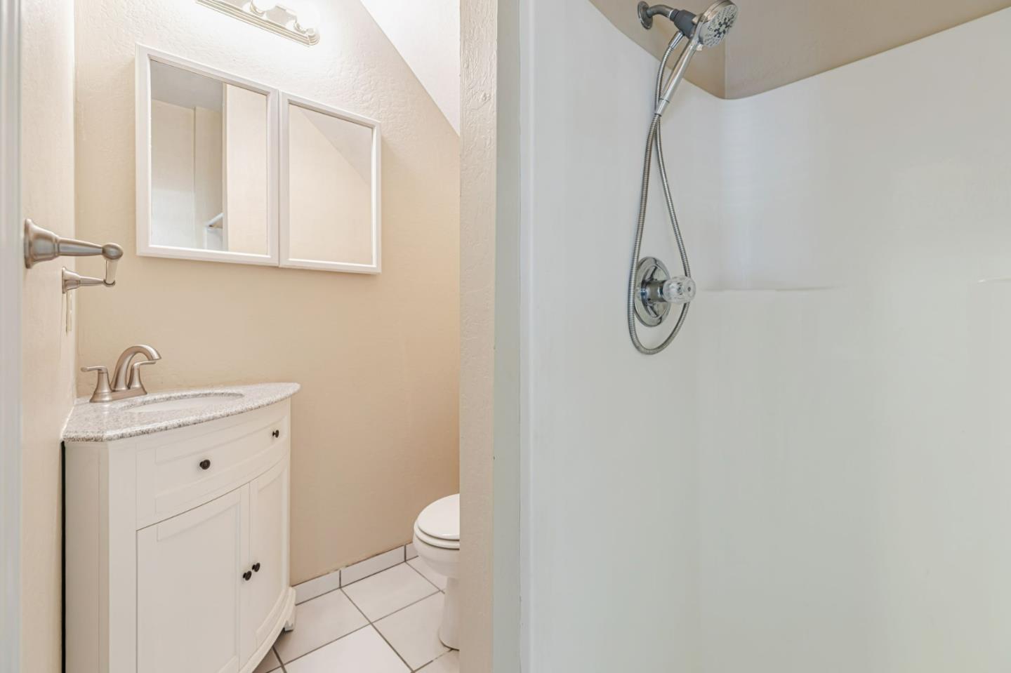 Detail Gallery Image 45 of 93 For 560 Tevis Trl, Hollister,  CA 95023 - 6 Beds | 3/1 Baths
