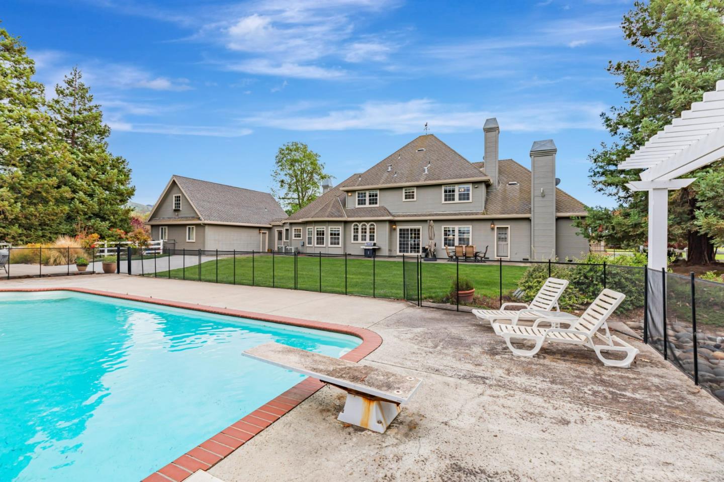 Detail Gallery Image 55 of 93 For 560 Tevis Trl, Hollister,  CA 95023 - 6 Beds | 3/1 Baths