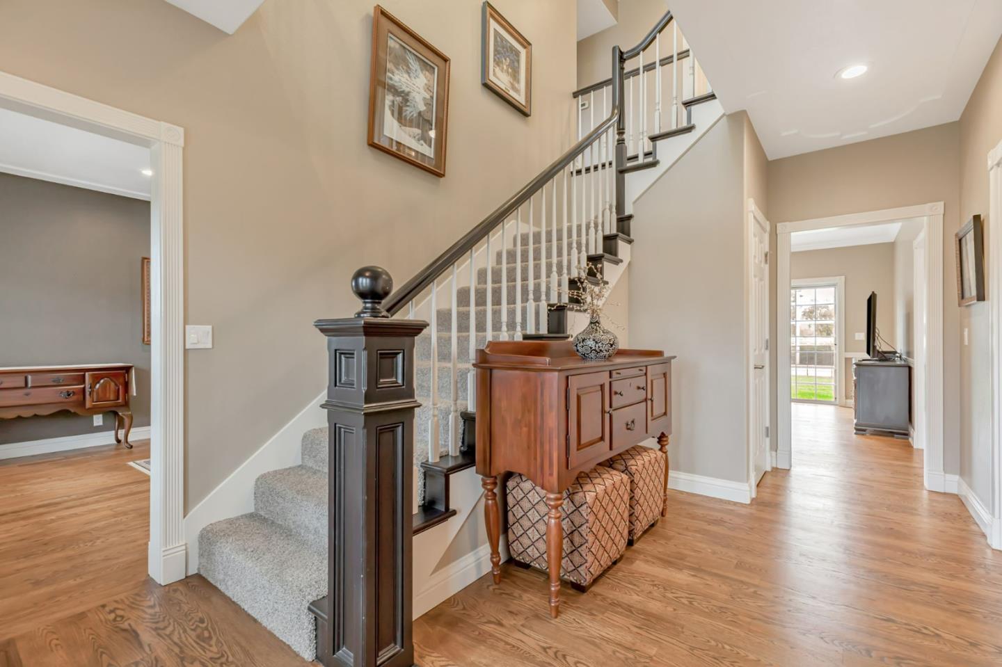 Detail Gallery Image 7 of 93 For 560 Tevis Trl, Hollister,  CA 95023 - 6 Beds | 3/1 Baths