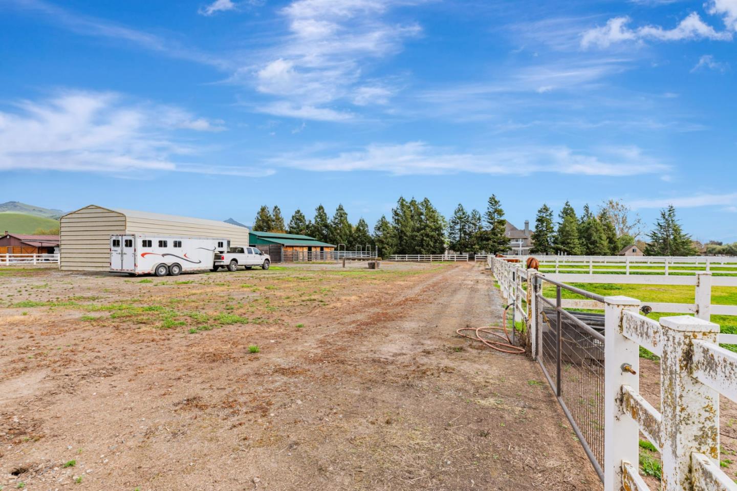 Detail Gallery Image 70 of 93 For 560 Tevis Trl, Hollister,  CA 95023 - 6 Beds | 3/1 Baths