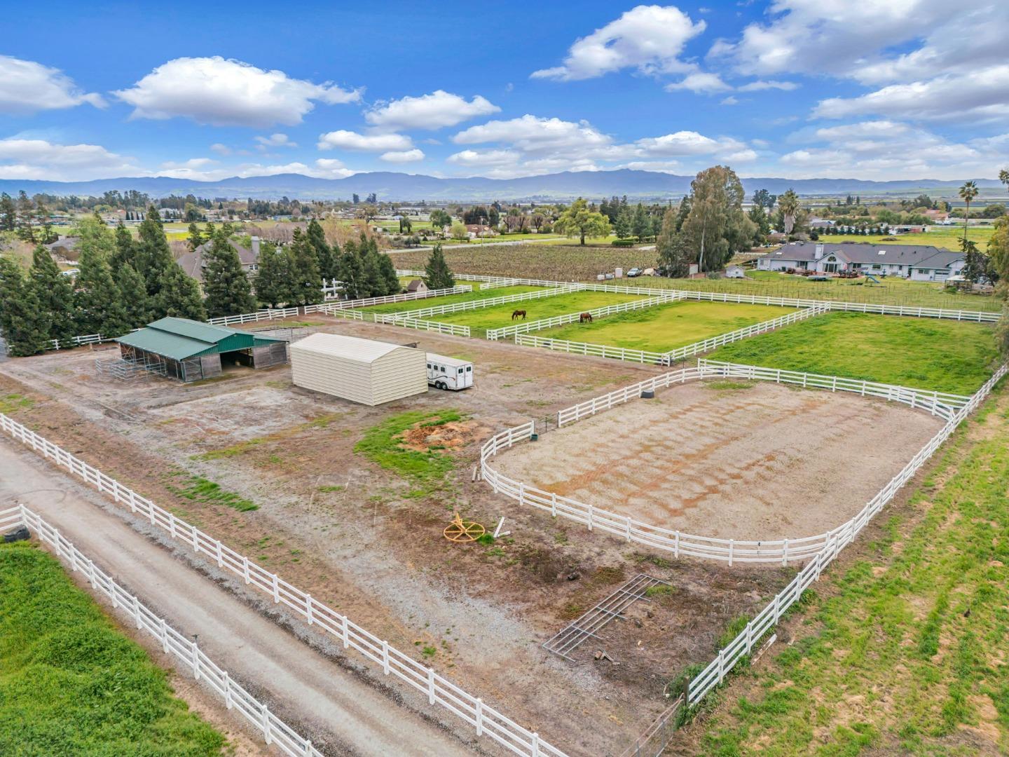 Detail Gallery Image 88 of 93 For 560 Tevis Trl, Hollister,  CA 95023 - 6 Beds | 3/1 Baths