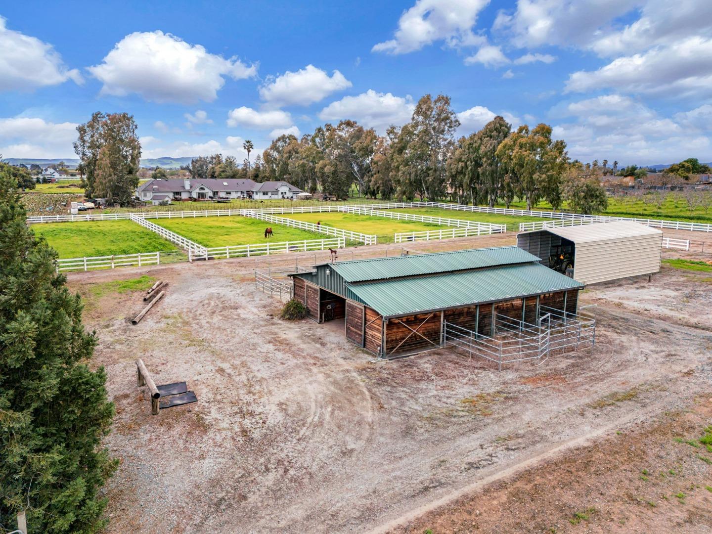 Detail Gallery Image 89 of 93 For 560 Tevis Trl, Hollister,  CA 95023 - 6 Beds | 3/1 Baths