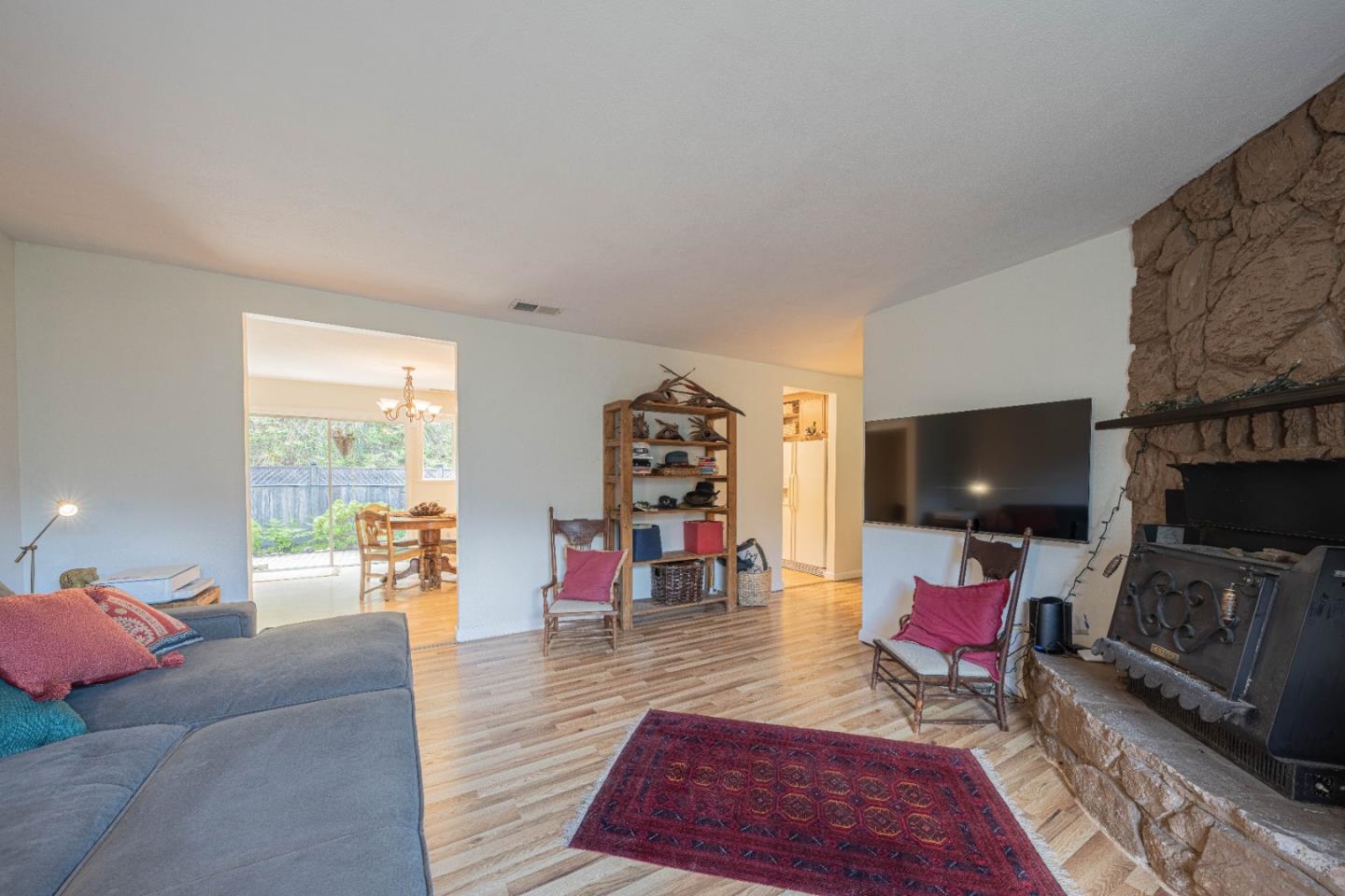 Detail Gallery Image 10 of 44 For 676 Paradise Rd, Salinas,  CA 93907 - 3 Beds | 2 Baths