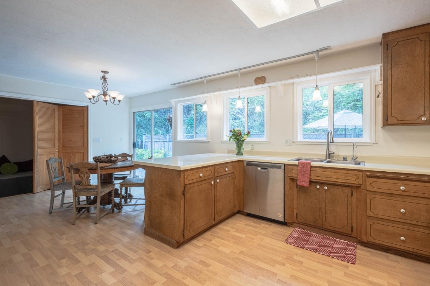 Detail Gallery Image 14 of 44 For 676 Paradise Rd, Salinas,  CA 93907 - 3 Beds | 2 Baths