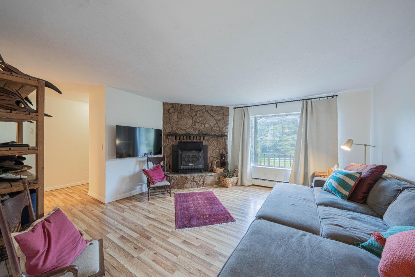 Detail Gallery Image 9 of 44 For 676 Paradise Rd, Salinas,  CA 93907 - 3 Beds | 2 Baths