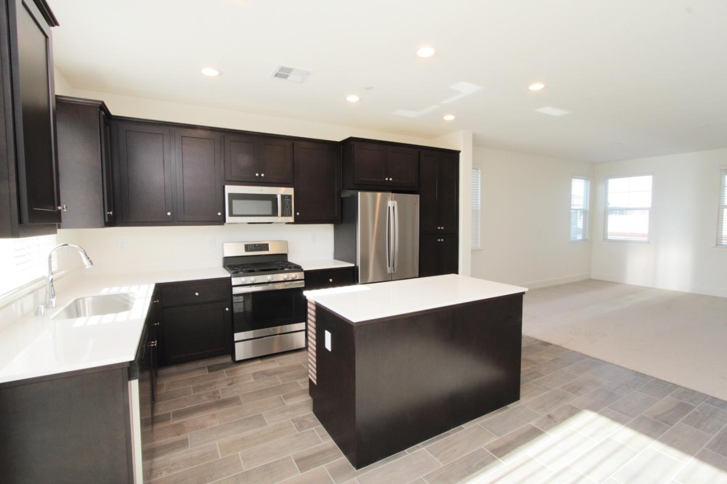 Detail Gallery Image 3 of 11 For 1209 Gypsum Dr, Los Banos,  CA 93635 - 3 Beds | 2 Baths