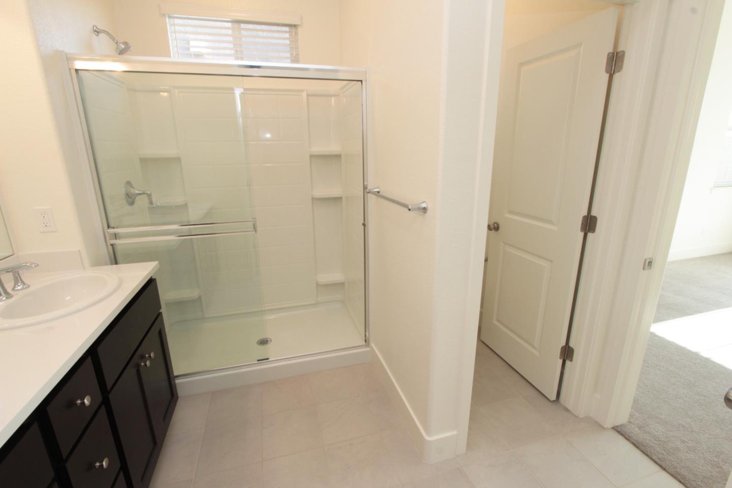 Detail Gallery Image 5 of 11 For 1209 Gypsum Dr, Los Banos,  CA 93635 - 3 Beds | 2 Baths