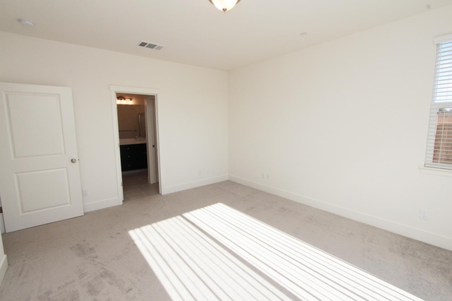 Detail Gallery Image 6 of 11 For 1209 Gypsum Dr, Los Banos,  CA 93635 - 3 Beds | 2 Baths