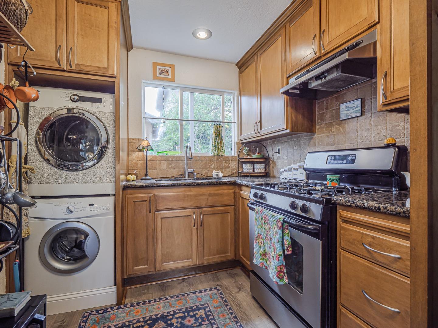 Detail Gallery Image 17 of 27 For 512 Laverne Ave, Aptos,  CA 95003 - – Beds | – Baths
